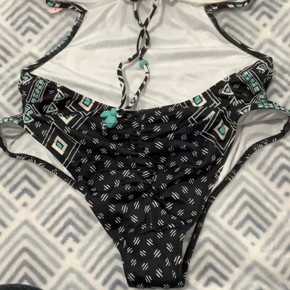 Victoria’s Secret Monokini - Picture 6 of 6